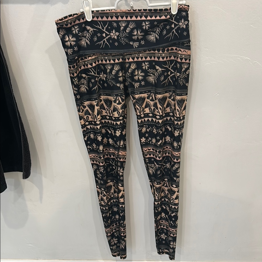 Teeki Black and Tan Patterned Leggings